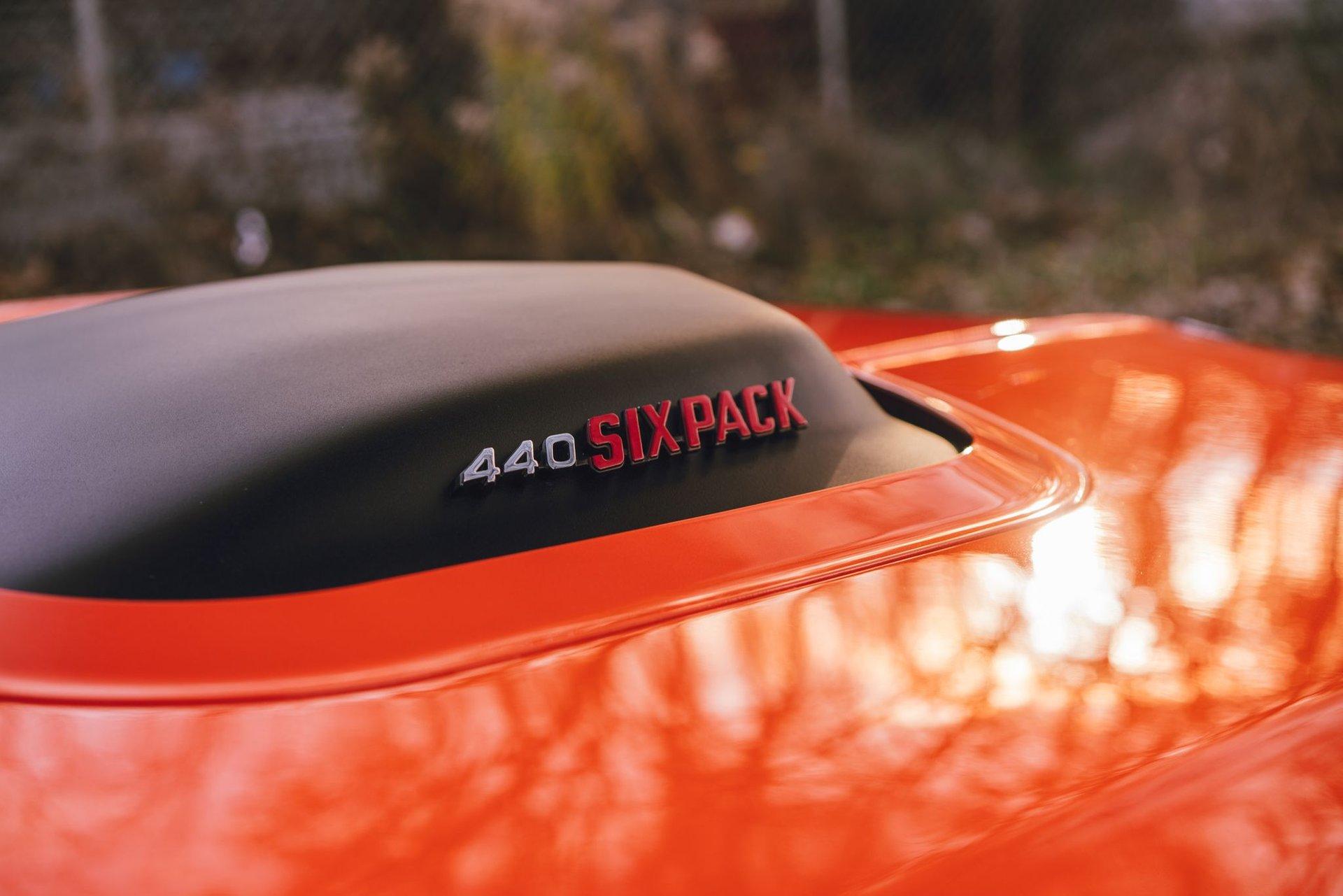 Unknown-Challenger-1971-Orange-Black-20