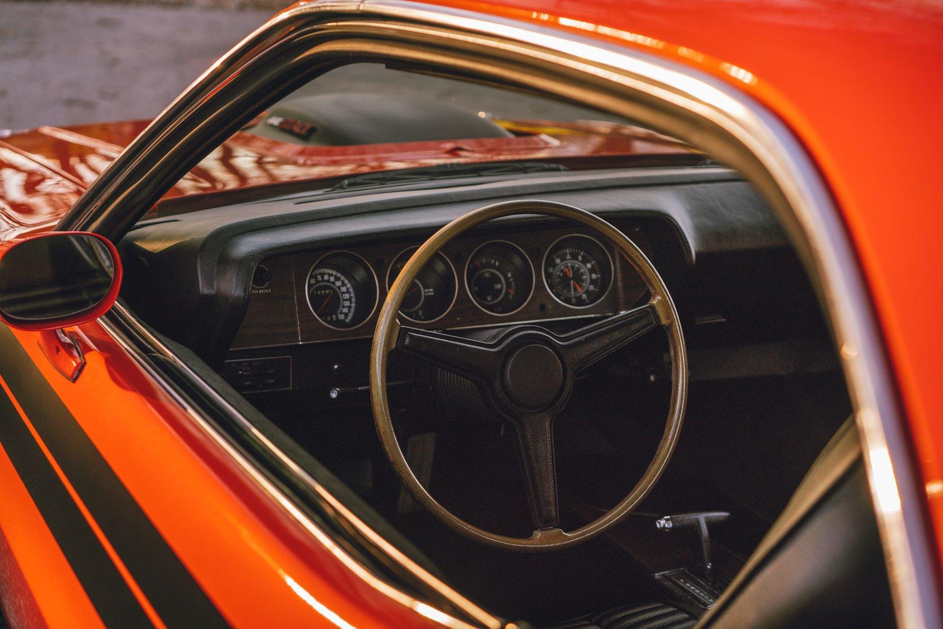 Unknown-Challenger-1971-Orange-Black-27