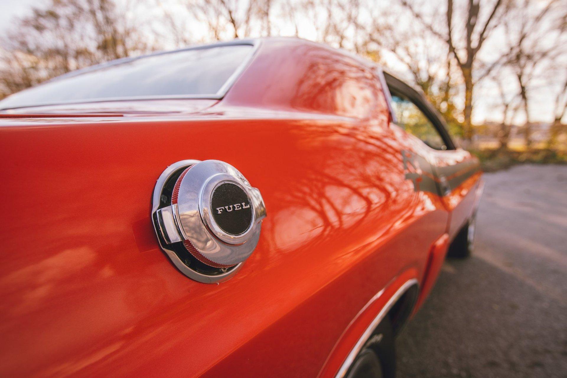 Unknown-Challenger-1971-Orange-Black-32