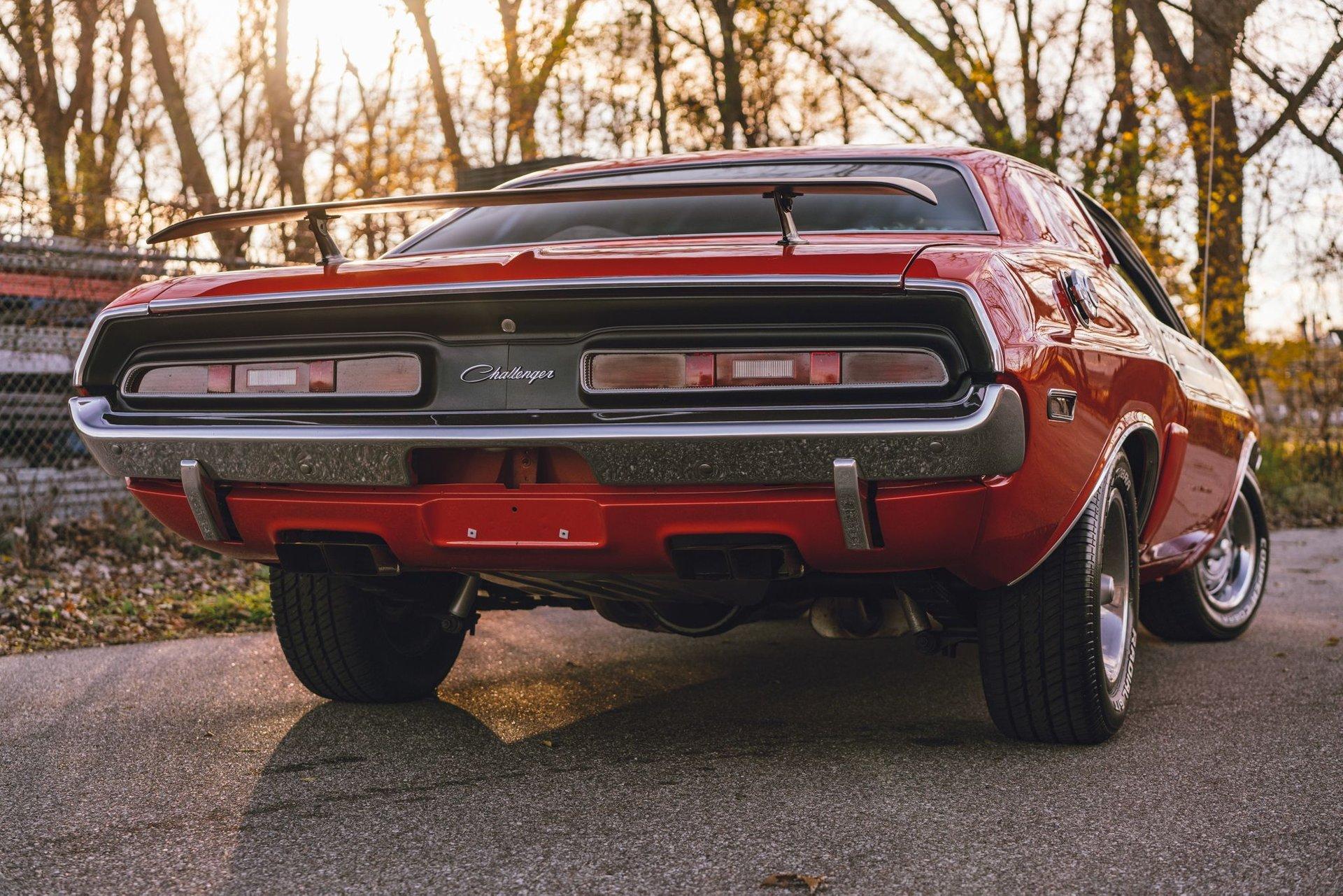 Unknown-Challenger-1971-Orange-Black-33
