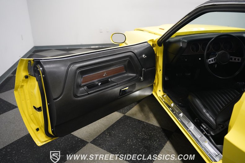Unknown-Challenger-1972-Banana-Black-43