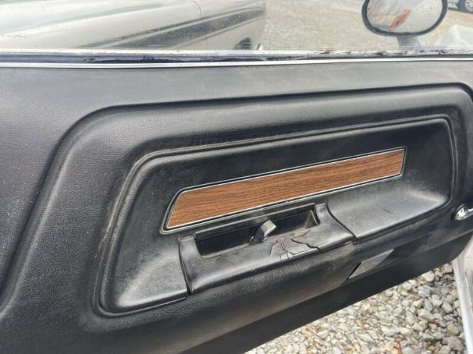 Unknown-Challenger-1972-WhiteBlack-Top-Black-1