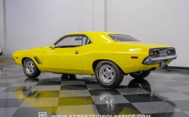 Unknown-Challenger-1973-Yellow-Pearl-Black-14