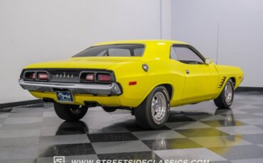 Unknown-Challenger-1973-Yellow-Pearl-Black-18