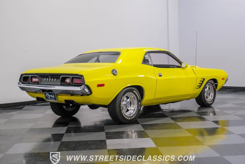 Unknown-Challenger-1973-Yellow-Pearl-Black-19