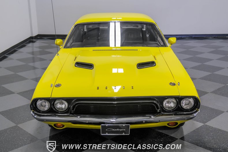Unknown-Challenger-1973-Yellow-Pearl-Black-28