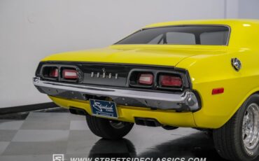 Unknown-Challenger-1973-Yellow-Pearl-Black-30