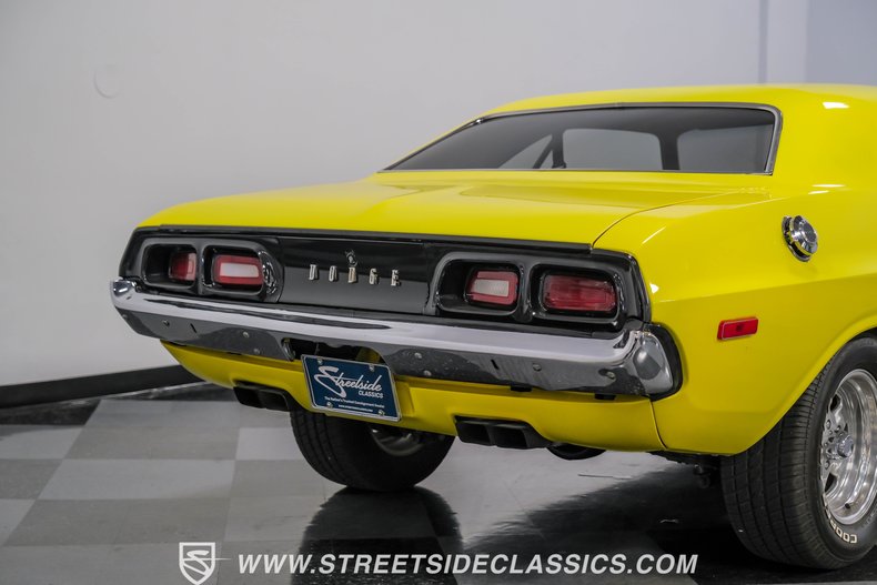 Unknown-Challenger-1973-Yellow-Pearl-Black-30