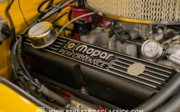 Unknown-Challenger-1973-Yellow-Pearl-Black-35