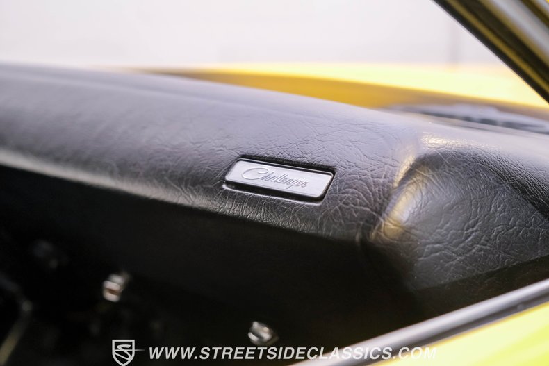 Unknown-Challenger-1973-Yellow-Pearl-Black-46