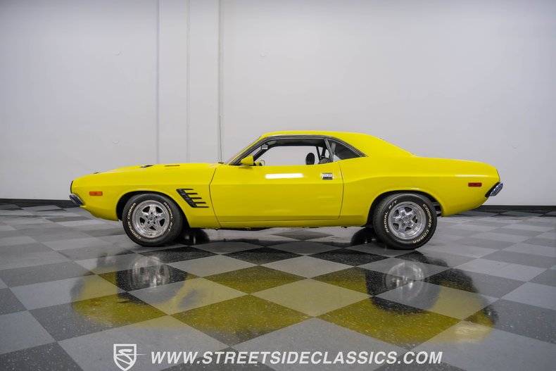 Unknown-Challenger-1973-Yellow-Pearl-Black-6