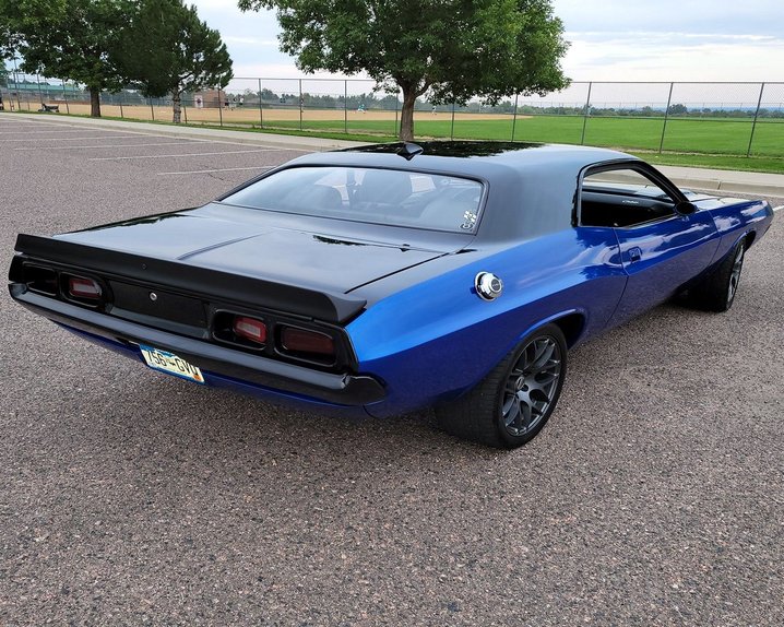 Unknown-Challenger-1974-Blue-Black-13
