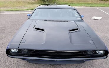 Unknown-Challenger-1974-Blue-Black-17