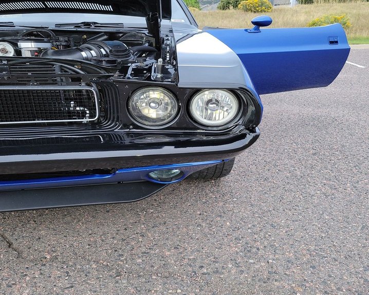 Unknown-Challenger-1974-Blue-Black-3