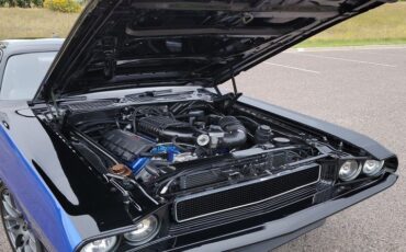 Unknown-Challenger-1974-Blue-Black-39