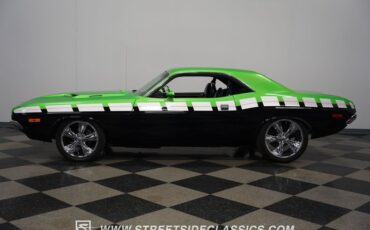 Unknown-Challenger-1974-Green-Black-11