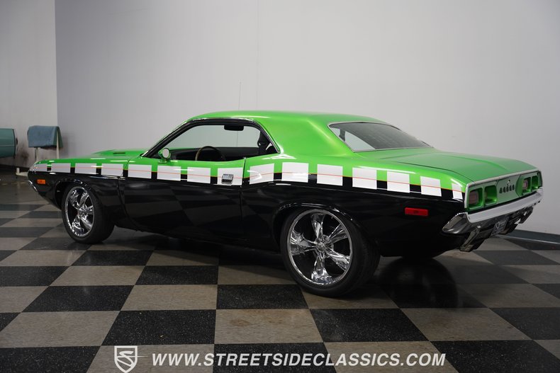 Unknown-Challenger-1974-Green-Black-13