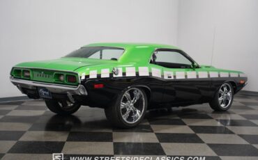 Unknown-Challenger-1974-Green-Black-17