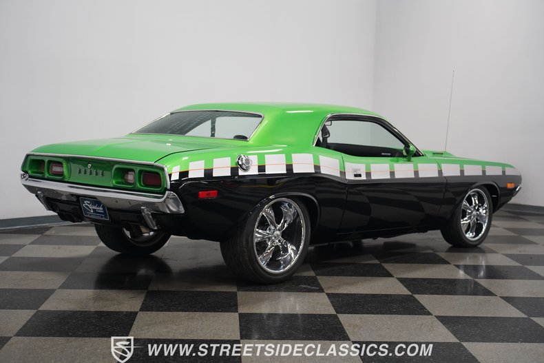 Unknown-Challenger-1974-Green-Black-17