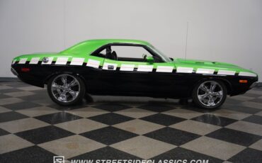 Unknown-Challenger-1974-Green-Black-20