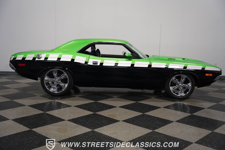 Unknown-Challenger-1974-Green-Black-20