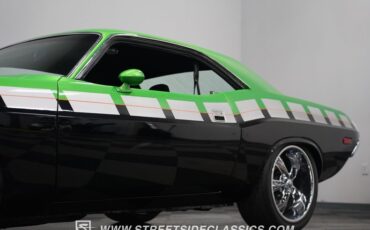 Unknown-Challenger-1974-Green-Black-29