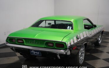 Unknown-Challenger-1974-Green-Black-31