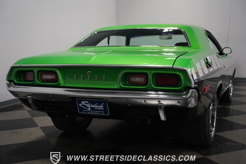 Unknown-Challenger-1974-Green-Black-32
