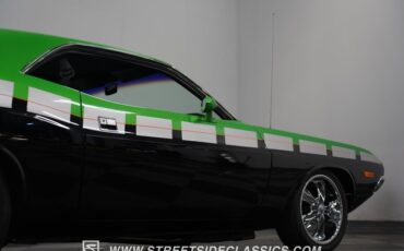 Unknown-Challenger-1974-Green-Black-34