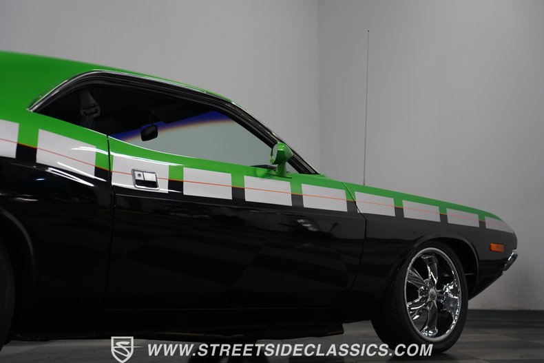 Unknown-Challenger-1974-Green-Black-34