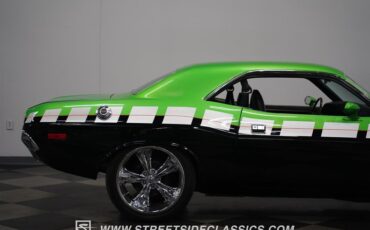 Unknown-Challenger-1974-Green-Black-35