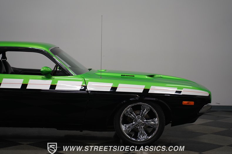 Unknown-Challenger-1974-Green-Black-36