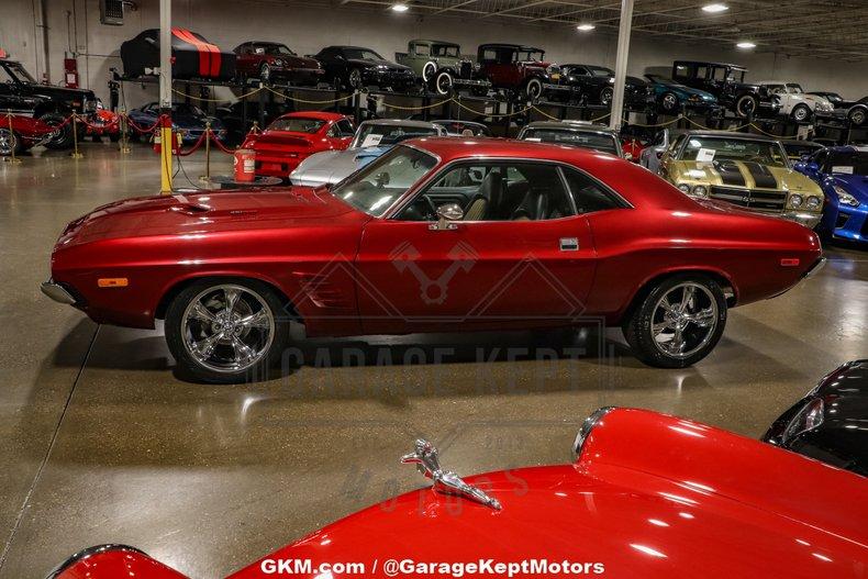 Unknown-Challenger-1974-Metallic-Red-Black-amp-Tan-28