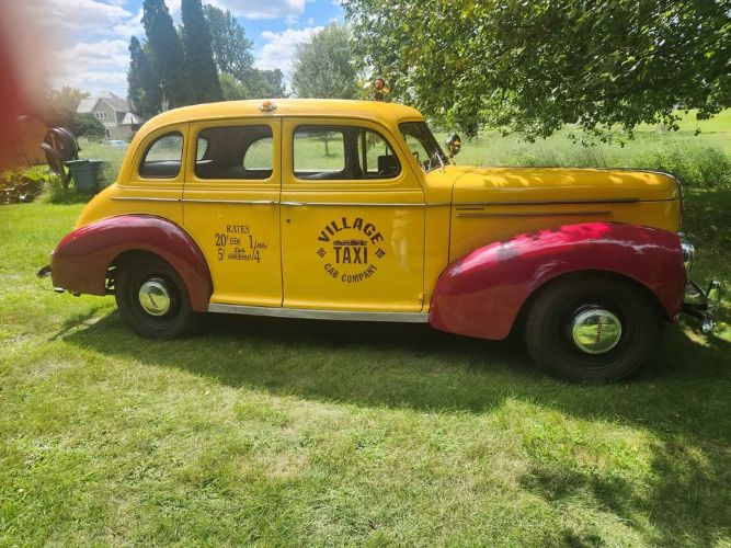 Unknown-Champion-1940-Yellow-Brown-10
