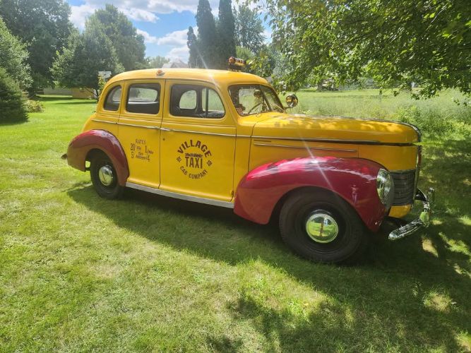 Unknown-Champion-1940-Yellow-Brown-11