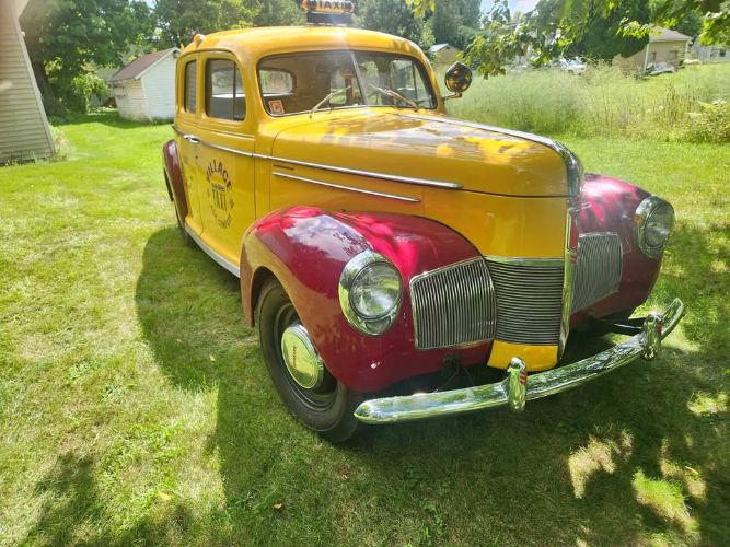 Unknown-Champion-1940-Yellow-Brown