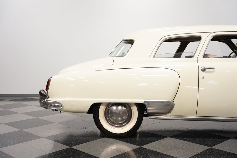 Unknown-Champion-1950-White-Gray-34
