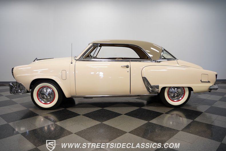 Unknown-Champion-1952-Cream-Brown-9