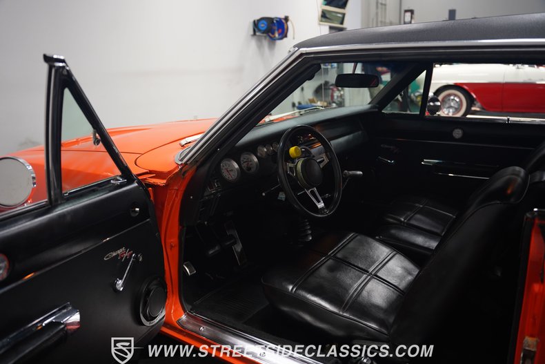 Unknown-Charger-1969-Hemi-Orange-Black-2