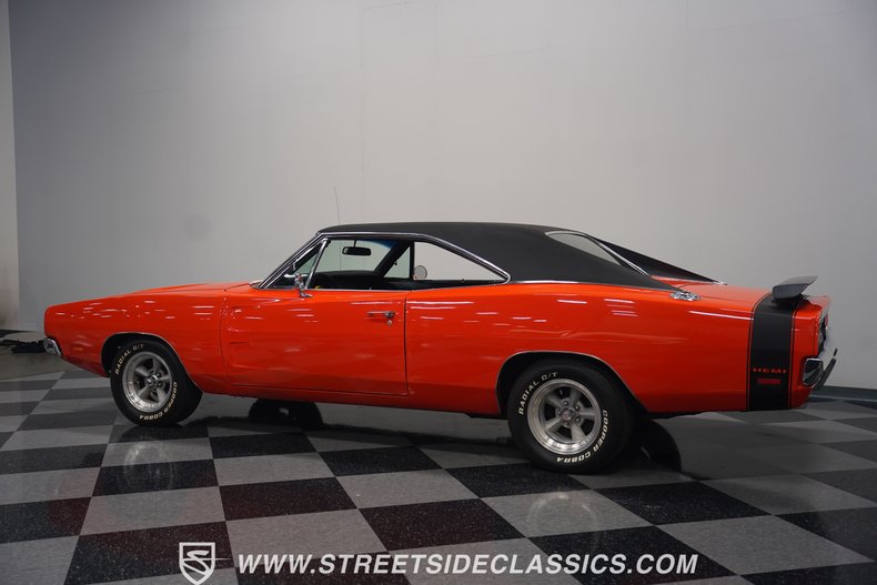 Unknown-Charger-1969-Hemi-Orange-Black-26