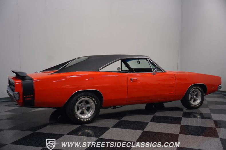 Unknown-Charger-1969-Hemi-Orange-Black-32