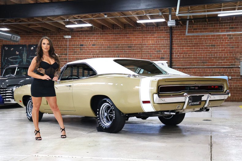 Unknown-Charger-1970-Gold-Black-11