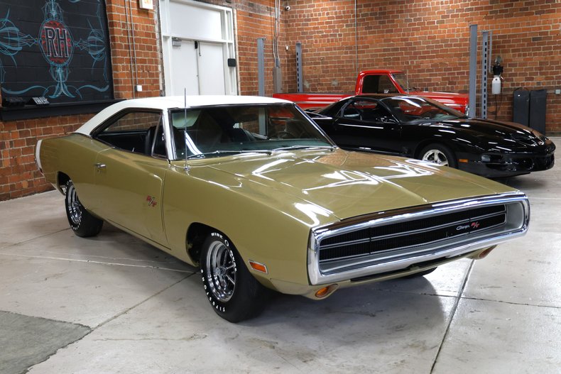 Unknown-Charger-1970-Gold-Black-12