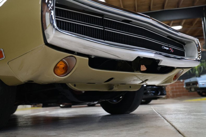 Unknown-Charger-1970-Gold-Black-24