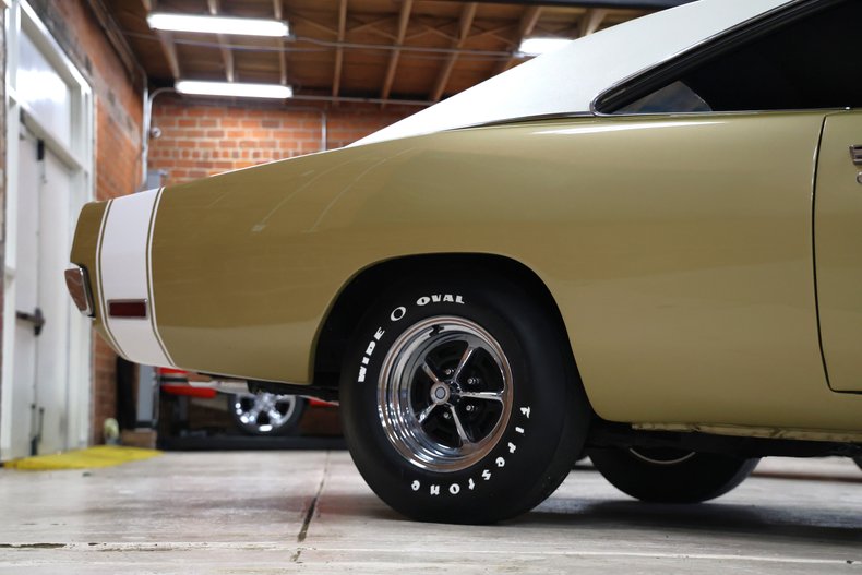 Unknown-Charger-1970-Gold-Black-43