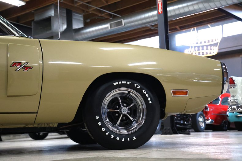 Unknown-Charger-1970-Gold-Black-44