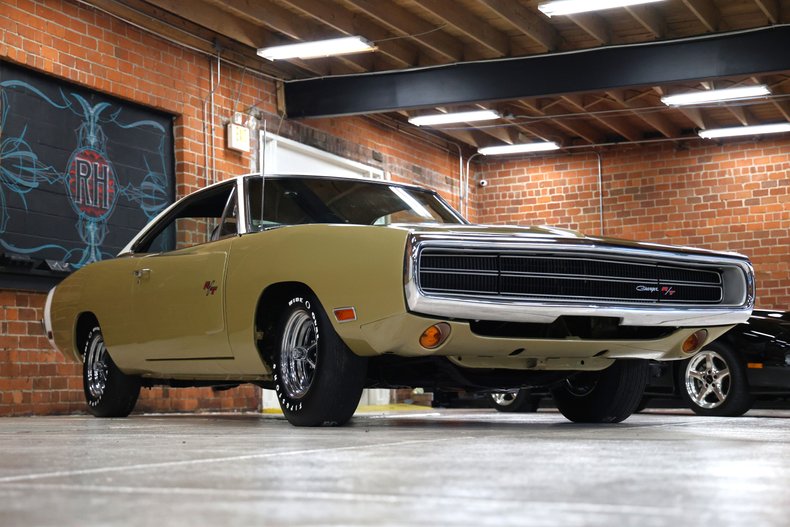 Unknown-Charger-1970-Gold-Black-7