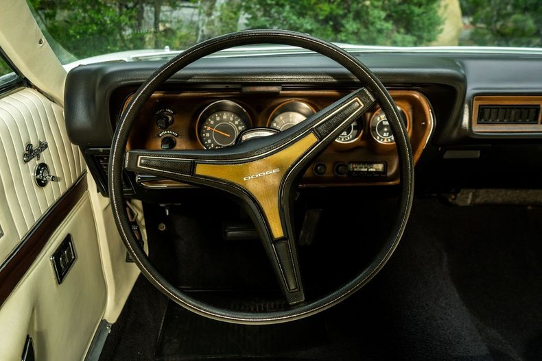 Unknown-Charger-1973-White-Black-14