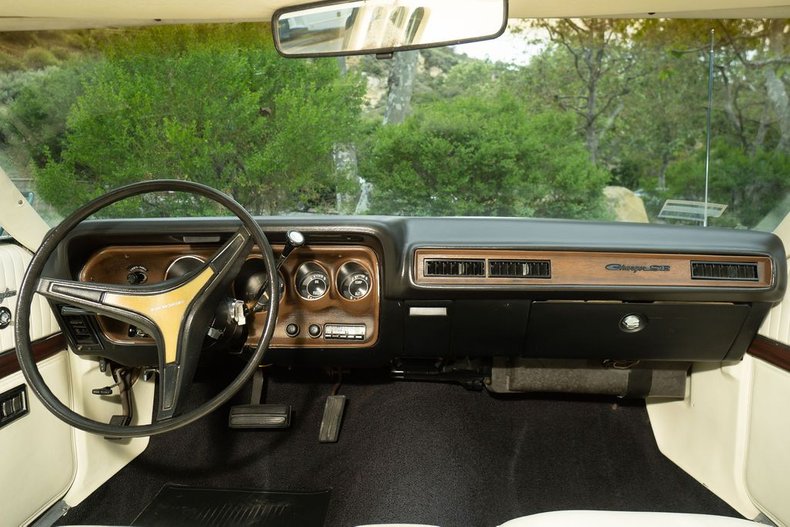 Unknown-Charger-1973-White-Black-5
