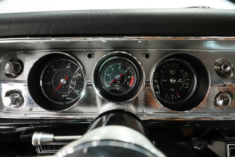 Unknown-Chevelle-1964-Ebony-Black-Saddle-19